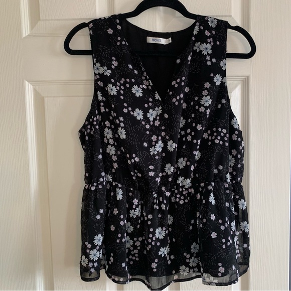 Black floral flowy peplum style top - Picture 1 of 5